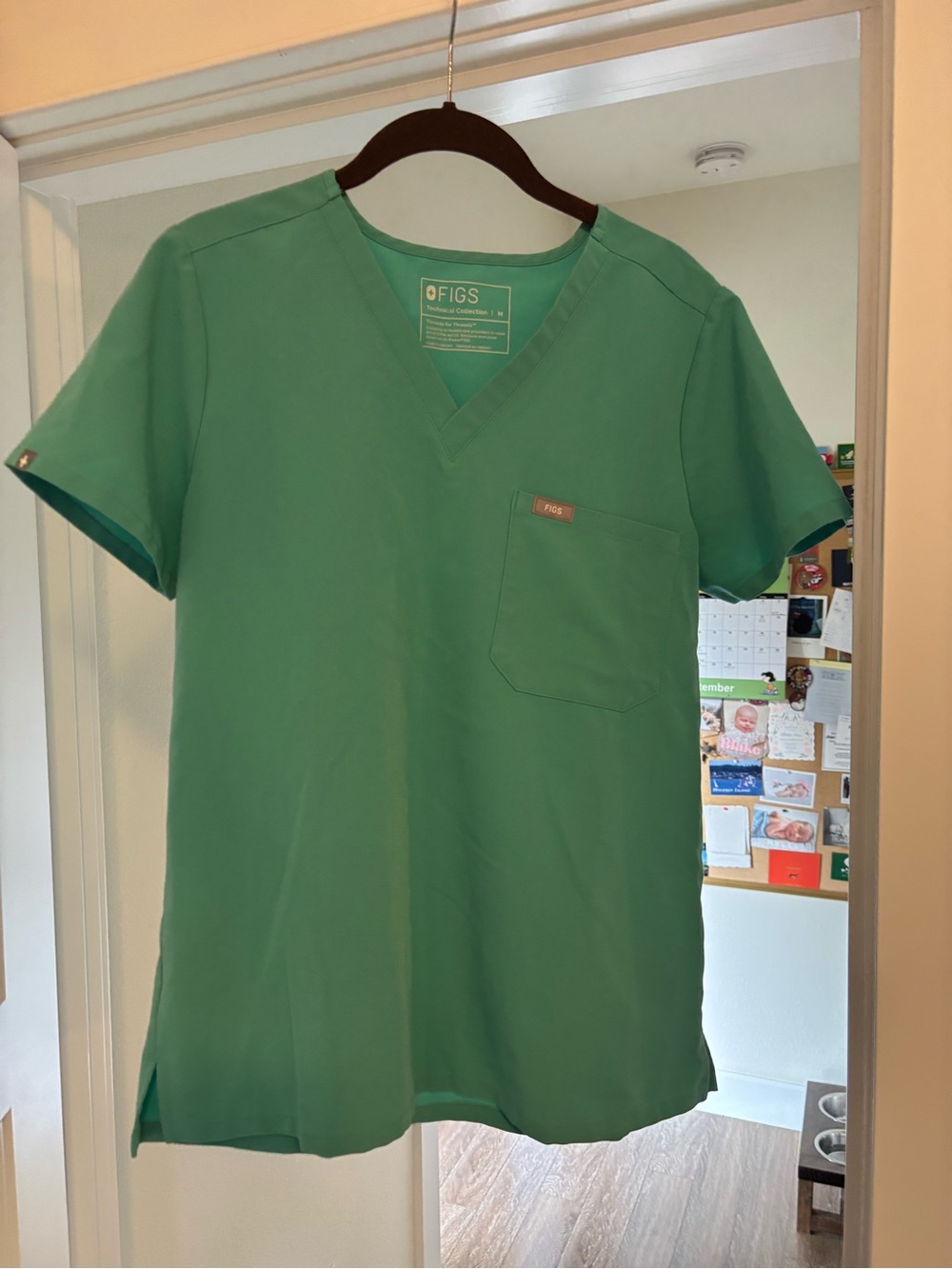 FIGS Women’s V-Neck Scrub Top in Surgical Green